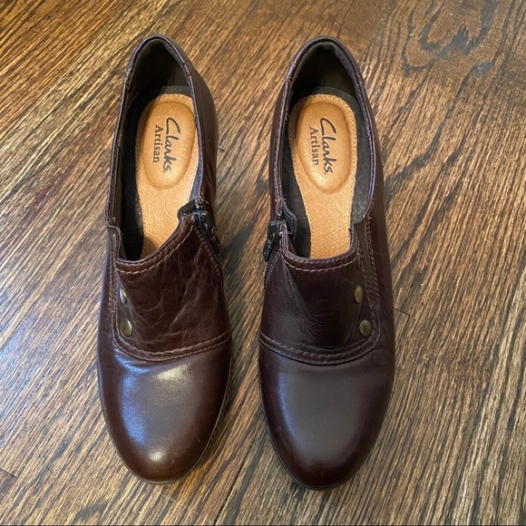 Clarks Brown Slip On Shoes Size 6.5 - Picture 2 of 5